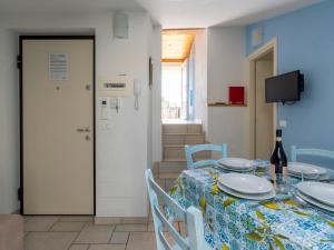Μια τηλεόραση ή/και κέντρο ψυχαγωγίας στο Apartment Fico by Interhome +20 φωτογραφίες