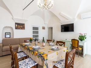 TV a/nebo společenská místnost v ubytování Apartment Marina by Interhome + 29 fotografií