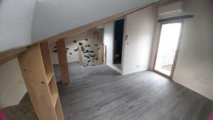 Fotografie z fotogalerie ubytování Charmant appartement dans l’Ancienne Mairie v destinaci Saint-Laurent-le-Minier
