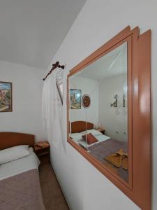 Posteľ alebo postele v izbe v ubytovaní Apartment Turan in City Center with Big Terrace & Free Parking