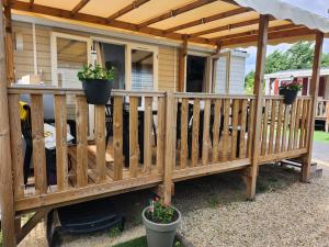 Balkón nebo terasa v ubytování FMLODGE-mobilhome 01 les sable du midi