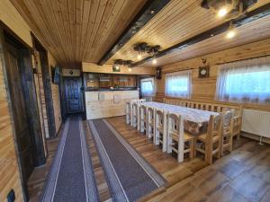 Η κουζίνα ή μικρή κουζίνα στο Cabana Niki-Rum Haz +40 φωτογραφίες
