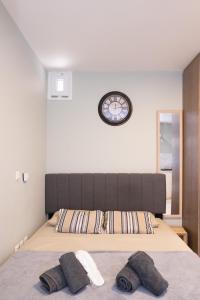 Postel nebo postele na pokoji v ubytování AIOLOS LUXURY alimos quiet apartment 1