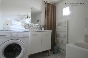 Bagno di Townhouse near the thermal baths La Rochelle and the Ile d'Oléron