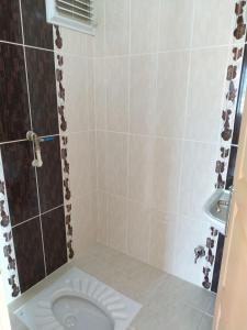 Kúpeľňa v ubytovaní YAPIFORM ViP APARTS WİTH SEA VİEW