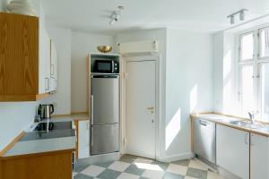Kuchyň nebo kuchyňský kout v ubytování 4 Bedroom apt close to CPH Zoo & City Centre