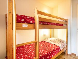 Postel nebo postele na pokoji v ubytování V du Bachat - A21 Arolles - Appart spacieux 8pers