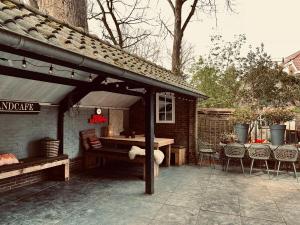 Φωτογραφία από το άλμπουμ του Hotel het Oude Raadhuis σε Castricum