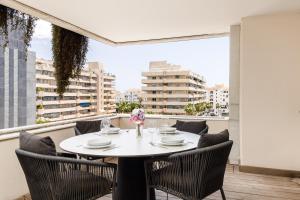 Balkón nebo terasa v ubytování Puerto Banús, Edificio Tembo, 2 bedroom apartment, parking and pool