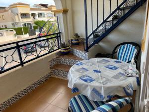 Φωτογραφία από το άλμπουμ του Top-floor apartment with 65 m2 sun terrace, renovated kitchen and bathroom σε Gran Alacant