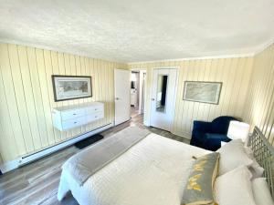 Ένα ή περισσότερα κρεβάτια σε δωμάτιο στο Cozy Charming Ski Chalet Sleeps 11 +47 φωτογραφίες