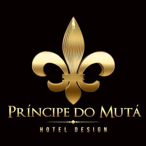 a gold logo for a hotel with a clover at Principe do Mutá Hotel Design in Santa Cruz Cabrália
