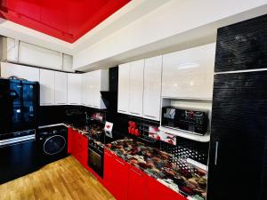 Кухня или мини-кухня в Квартира у моря ЖК Авторский Черноморская Ривьера
