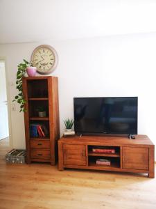 TV a/nebo společenská místnost v ubytování Ferienwohnung Lieblingszeit
