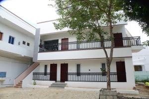a view of the front of the house at Maria Homez in Devakottai