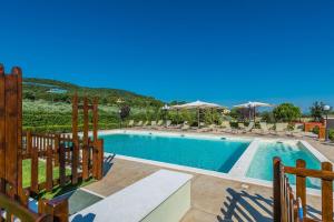 Bazén v ubytování Relais Paradiso Resort & Spa nebo v jeho okolí