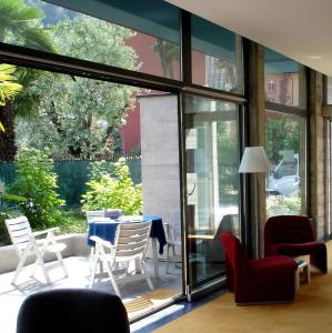Posezení v ubytování Albergo Al Caminetto