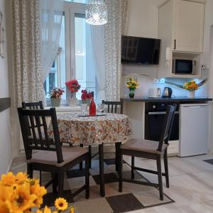 A kitchen or kitchenette at Palace3 Apartment