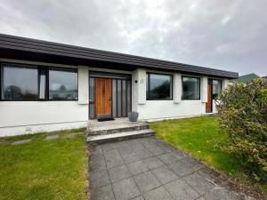 Το κτήριο όπου στεγάζεται  η παραθεριστική κατοικία