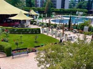 The swimming pool at or close to ROYAL BEACH & APARTAMENT