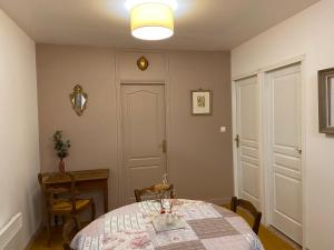Posteľ alebo postele v izbe v ubytovaní Maison 1823 - Suites de charme à Garons