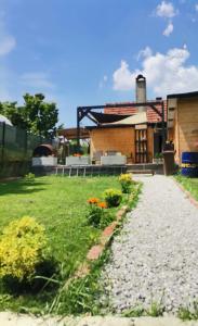 Vonkajšia záhrada v ubytovaní Green Garden Station