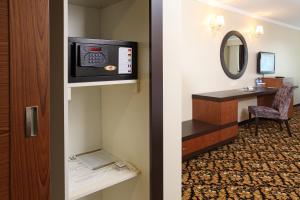 TV a/nebo společenská místnost v ubytování Arya Hotel Sakarya