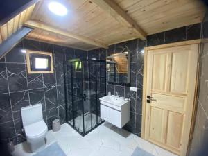 Bilik mandi di AFRAM BUNGALOV +25 gambar