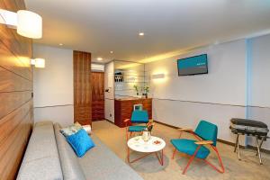 Posedenie v ubytovaní Horizon Luxury Suites & Design Rooms