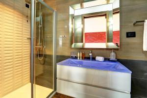 Kúpeľňa v ubytovaní Horizon Luxury Suites & Design Rooms