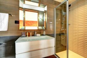 Kúpeľňa v ubytovaní Horizon Luxury Suites & Design Rooms