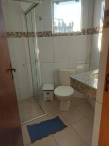 Bilik mandi di Maranata Hotel +39 gambar