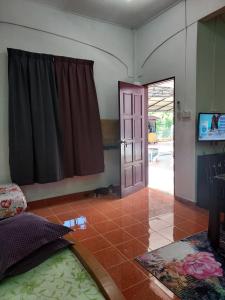 TV a/nebo společenská místnost v ubytování Room 345 + 14 fotografií