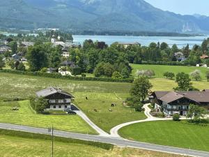 Pohľad z vtáčej perspektívy na ubytovanie Wolfgangsee Ferienappartement „Bergliebe“