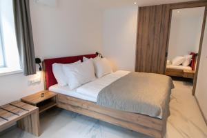 Uma cama ou camas num quarto em Weisses Lamm