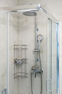 Koupelna v ubytování Crete Rethymnon pool and sea view Blue Horizon