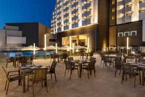 Бассейн в Wyndham Bukhara или поблизости