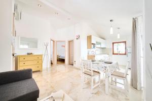 Afbeelding uit fotogalerij van Elia Apartments in Savudrija