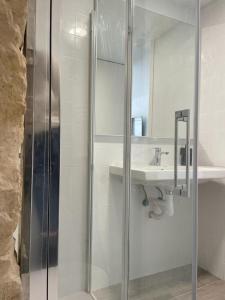 Koupelna v ubytování Ereta Rooms Habitaciones baño privado