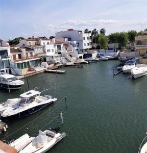 Fotografie z fotogalerie ubytování Appartement Port Alegre Empuriabrava v destinaci Empuriabrava