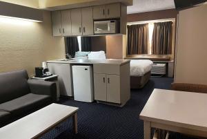 Gallery image of Microtel Inn & Suites by Wyndham Houston/Webster/Nasa/Clearlake in Nassau Bay +37 photos