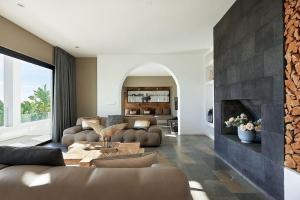 Zona d'estar a Villa Larosa with seaview in Es Cubells Ibiza