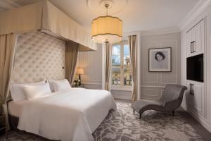 Кровать или кровати в номере Hotel Maria Cristina, a Luxury Collection Hotel, San Sebastian