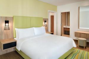 Element by Westin City Center Dohaにあるベッド