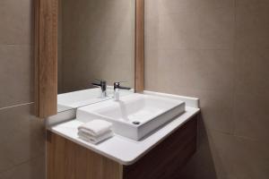 Element by Westin City Center Dohaにあるバスルーム