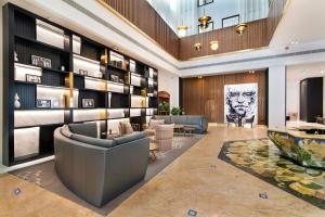 Posezení v ubytování Le Meridien Abu Dhabi