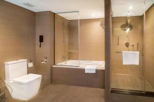 Koupelna v ubytování Le Meridien Abu Dhabi