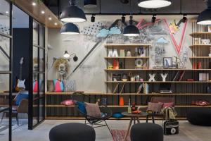 Posezení v ubytování MOXY Berlin Humboldthain Park