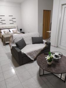 Postel nebo postele na pokoji v ubytování seaview chalkis