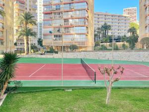 Tenis lub squash w obiekcie Levante Sunset Luxury apartment Don Miguel lub w pobliżu
